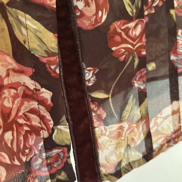 Vintage CAbi shear floral top Sz M - Picture 2 of 3